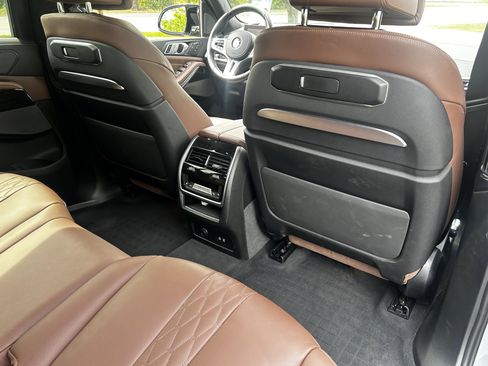 Used 2024 BMW X7 M60i w/ Executive Package image 30