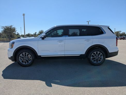 Certified 2024 Kia Telluride LX image 8
