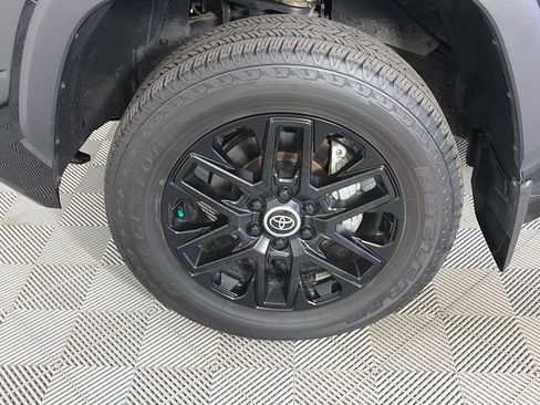 Used 2024 Toyota Tundra Limited AWD/4WD image 8