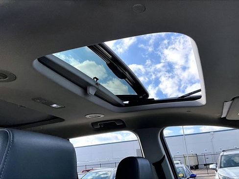 Used 2018 Chevrolet Traverse Premier w/ Driver Confidence II Package image 21