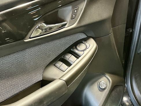 Used 2024 Chevrolet TrailBlazer LT w/ Convenience Package AWD/4WD image 17