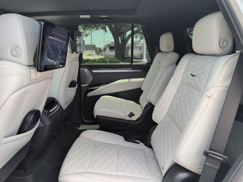 New 2026 Cadillac Escalade Platinum Luxury w/ LPO, Floor Liner Package AWD/4WD image 35