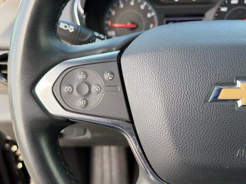 Used 2023 Chevrolet Traverse LT image 34