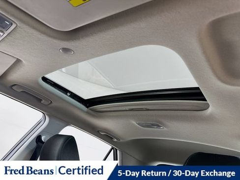Certified 2023 Hyundai Venue SEL FWD image 4