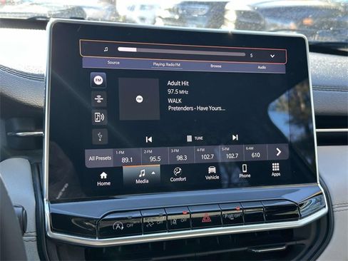 Certified 2023 Jeep Compass Limited image 32