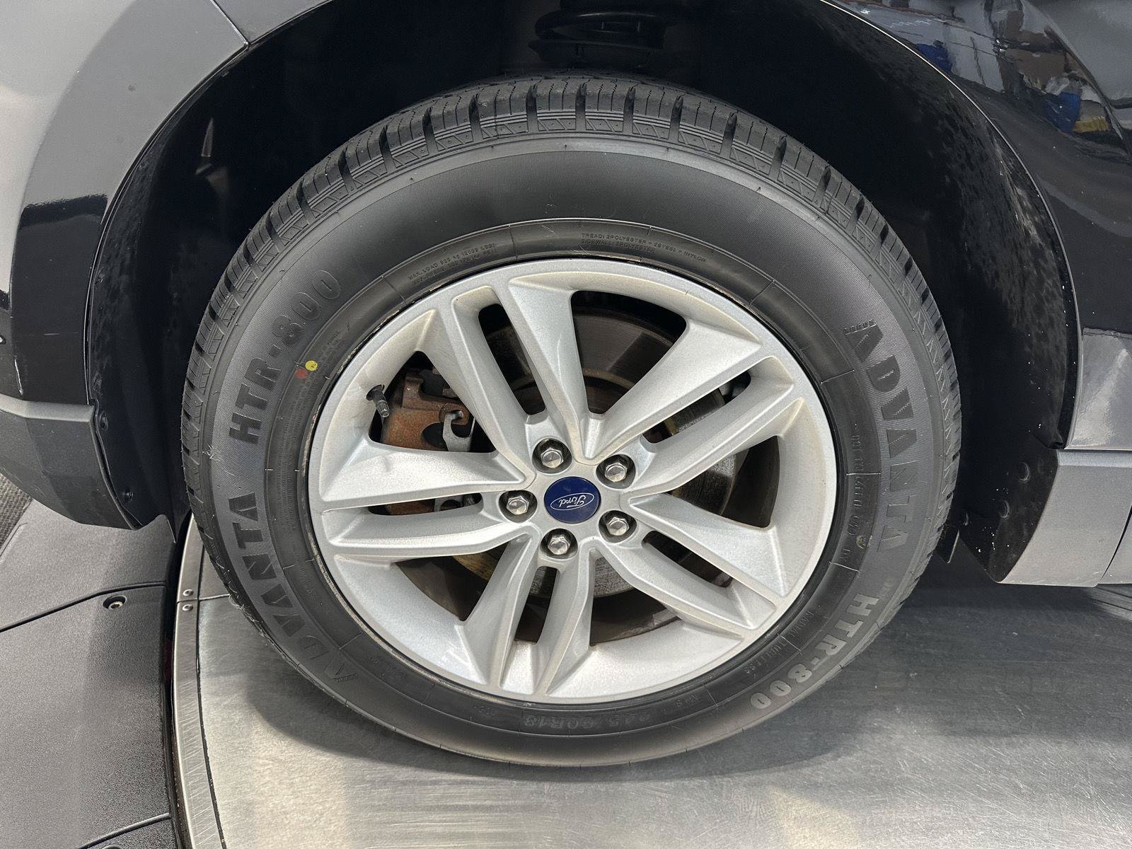 Used 2018 Ford Edge SEL w/ Equipment Group 201A AWD/4WD image 9