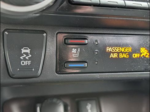 Used 2020 Toyota RAV4 Limited image 20