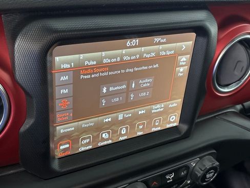 Used 2022 Jeep Wrangler Rubicon AWD/4WD image 33