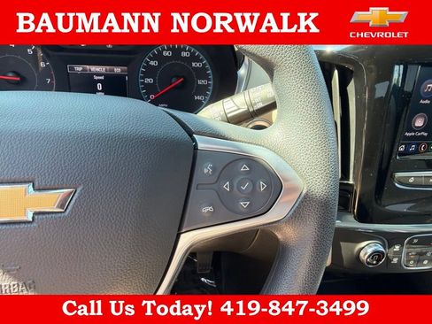 Used 2022 Chevrolet Traverse LS FWD image 22