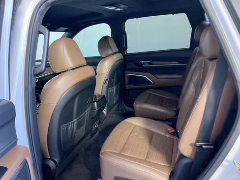 Used 2022 Kia Telluride SX w/ SX Prestige Package AWD/4WD image 26