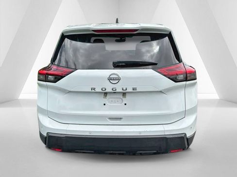 Used 2024 Nissan Rogue S FWD image 6