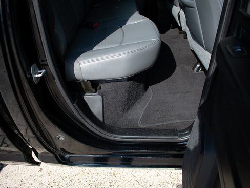 Used 2013 RAM 1500 Express image 39