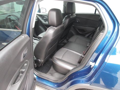 Used 2019 Chevrolet Trax LT w/ LT Convenience Package AWD/4WD image 15