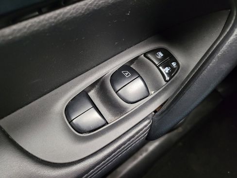 Used 2021 Nissan Rogue Sport SV AWD/4WD image 27