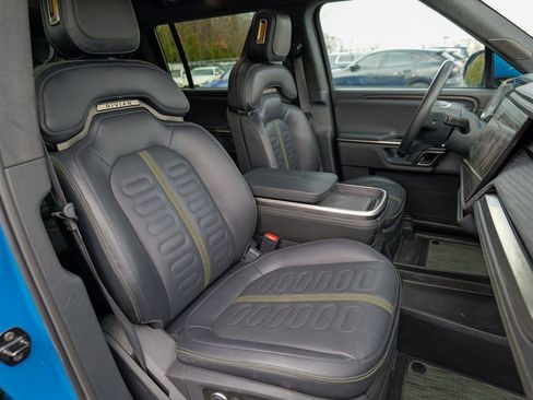 Used 2024 Rivian R1S Adventure image 34