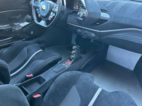 Used 2020 Ferrari 488 Pista Coupe RWD image 16