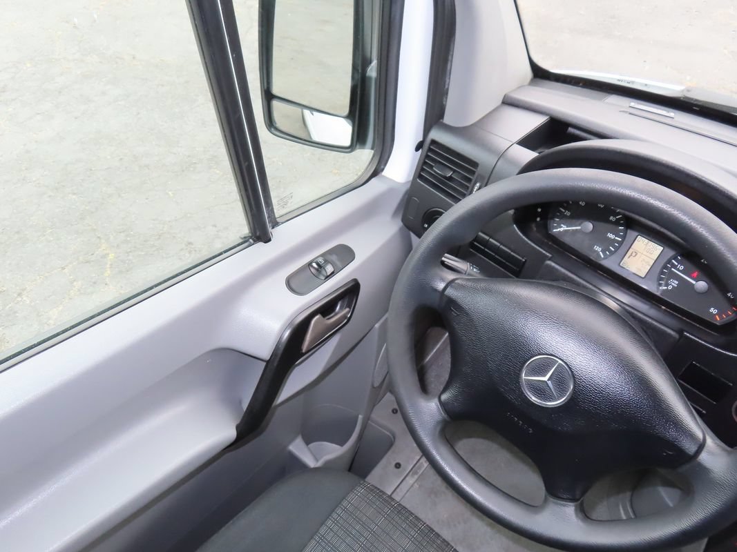 Used 2016 Mercedes-Benz Sprinter 2500 image 10