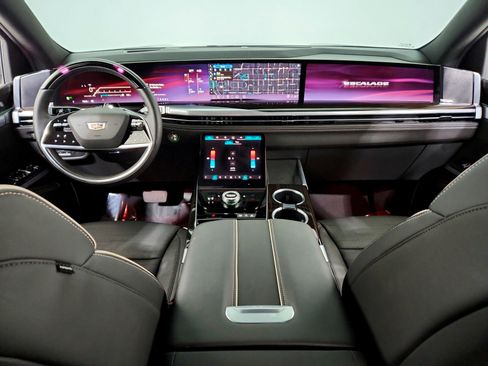 Used 2025 Cadillac Escalade Premium Luxury w/ Touring Package image 17