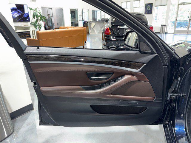 Used 2015 BMW 550i Sedan RWD image 43