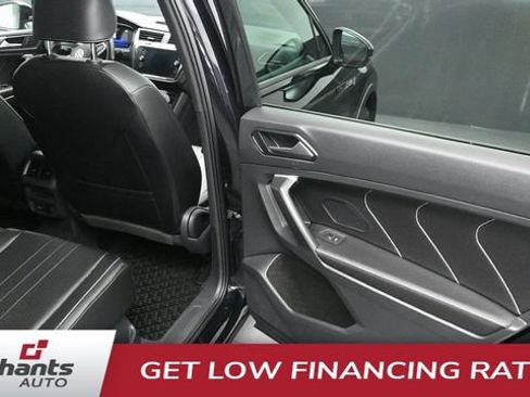 Used 2024 Volkswagen Tiguan SE R-Line AWD/4WD image 10
