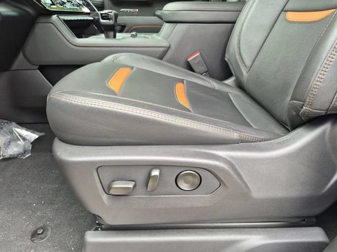 Used 2026 GMC Sierra 1500 AT4 w/ Technology Package AWD/4WD image 17