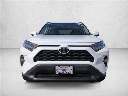 Used 2019 Toyota RAV4 XLE w/ Convenience Package image 2