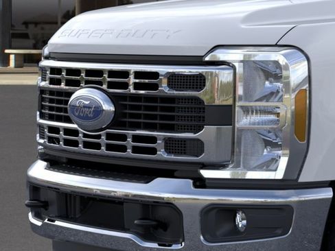 New 2026 Ford F350 XL w/ XL Chrome Package AWD/4WD image 17