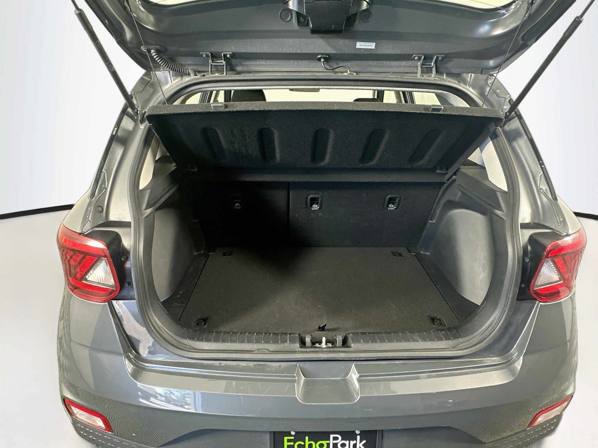 Used 2025 Hyundai Venue SEL FWD image 28