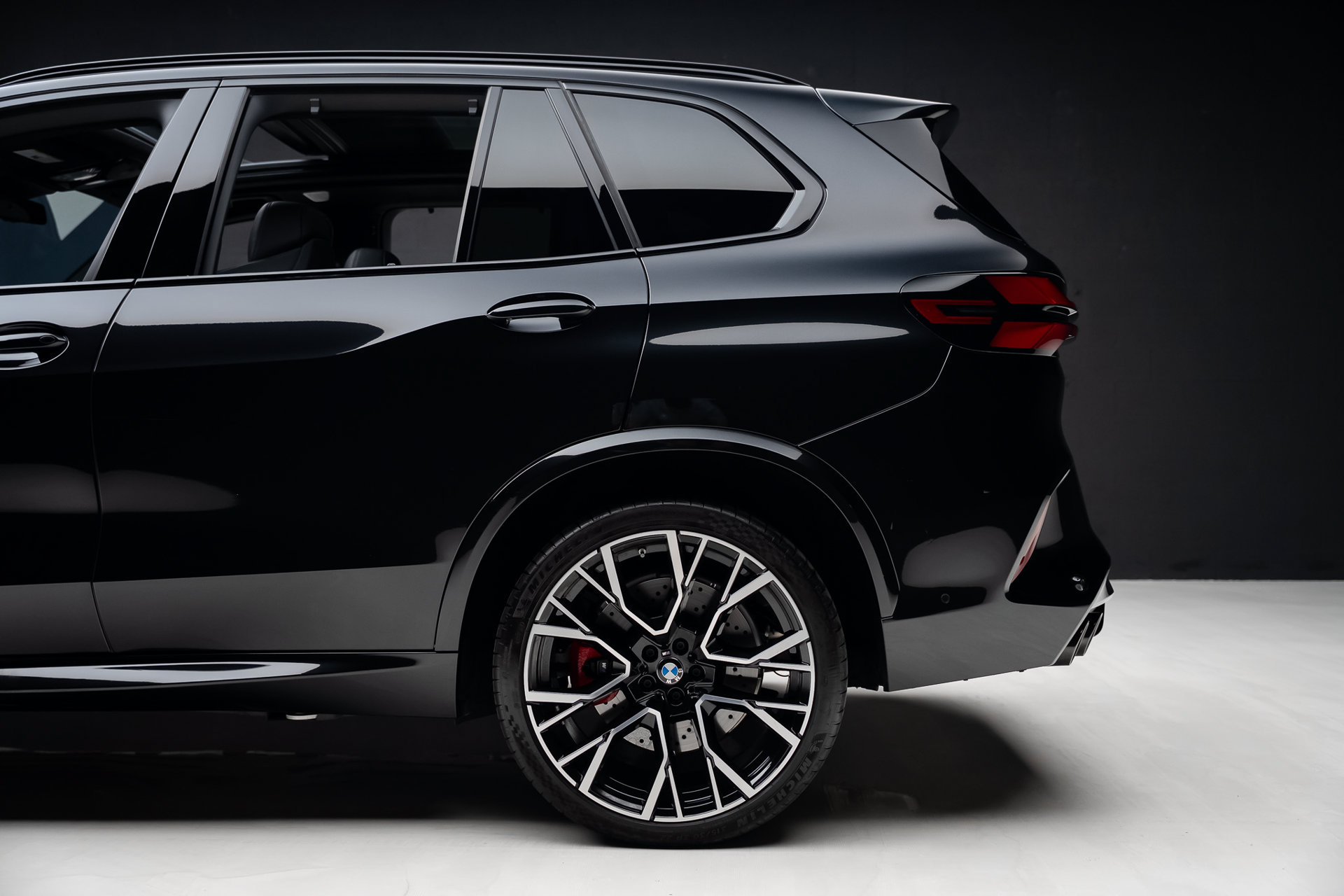 Used 2024 BMW X5 M Competition w/ Executive Package AWD/4WD image 21