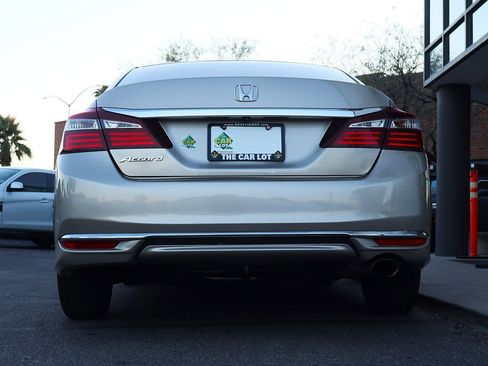 Used 2016 Honda Accord LX image 12