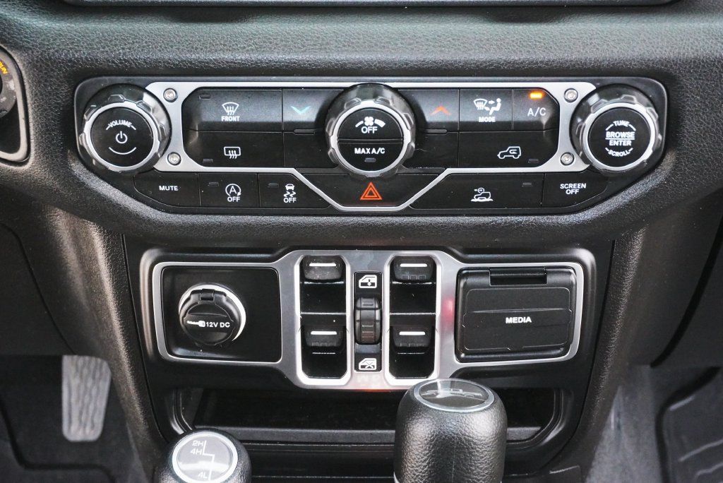 Used 2025 Jeep Gladiator Sport AWD/4WD image 15