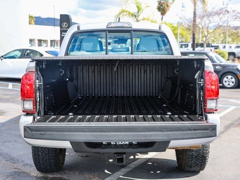 Used 2018 Toyota Tacoma SR image 24