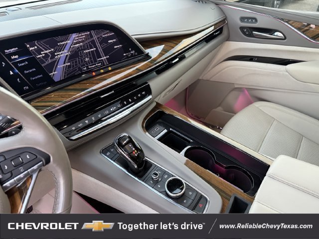 Used 2021 Cadillac Escalade Premium Luxury Platinum AWD/4WD image 18