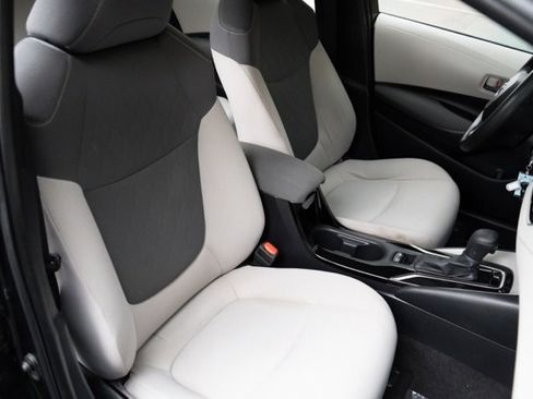 Used 2022 Toyota Corolla LE image 27