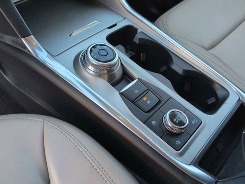 Used 2023 Ford Explorer XLT w/ Equipment Group 202A image 31