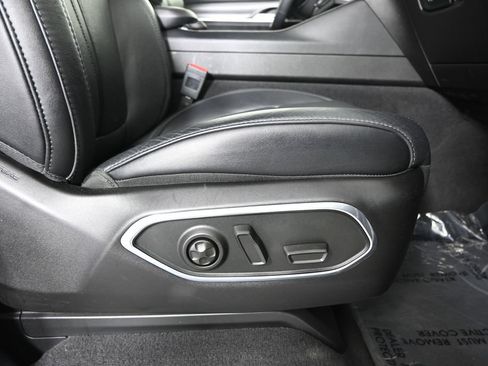 Used 2024 Jeep Wagoneer L Series III w/ Flexible Seating Group AWD/4WD image 14
