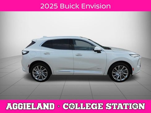 Used 2025 Buick Envision Avenir AWD/4WD image 2