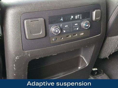 Used 2020 Chevrolet Suburban Premier image 15