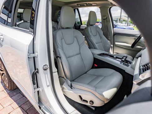 Used 2023 Volvo XC90 B5 Core w/ Protection Package Premier AWD/4WD image 33