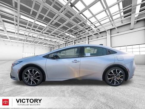 Used 2026 Toyota Prius Plug-In Hybrid FWD image 7