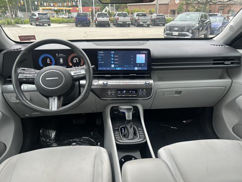 Certified 2025 Hyundai Kona SEL AWD/4WD image 18