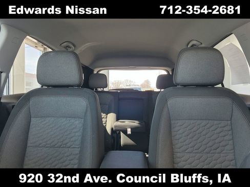 Used 2019 Chevrolet Equinox LT w/ Driver Convenience Package image 38