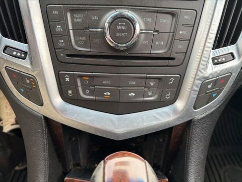 Used 2010 Cadillac SRX Luxury image 29