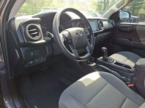 Used 2020 Toyota Tacoma SR image 10