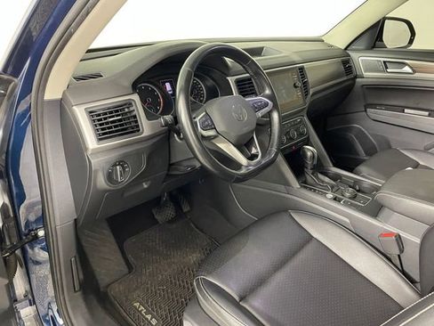 Used 2021 Volkswagen Atlas SE image 3
