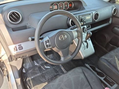 Used 2012 Scion xB FWD image 11