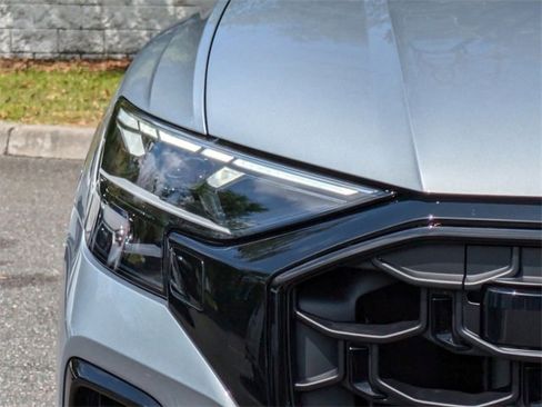 Used 2024 Audi Q8 Premium Plus image 15