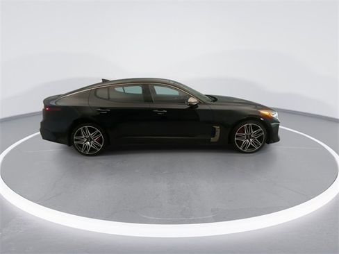 Used 2023 Kia Stinger GT2 image 5