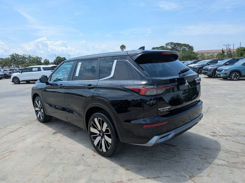 Used 2025 Mitsubishi Outlander SE FWD image 6