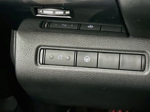 Used 2023 Nissan Pathfinder SV w/ Black Appearance Package AWD/4WD image 17